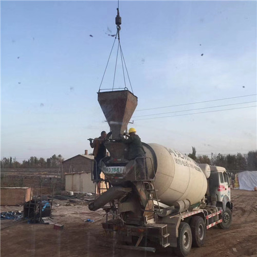 灌阳县“精准瞄准”—— 吊车的 “定位导航” 技术